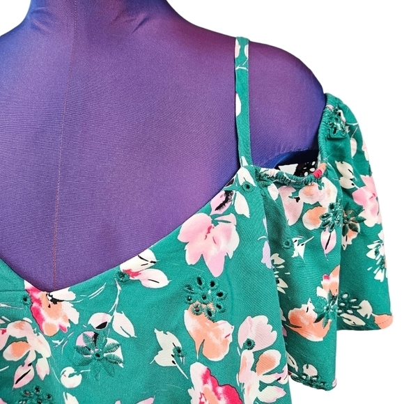 Torrid Green Floral Challis Embroidered Cold Shoulder Top Women's 2X Plus B102 - Picture 2 of 10